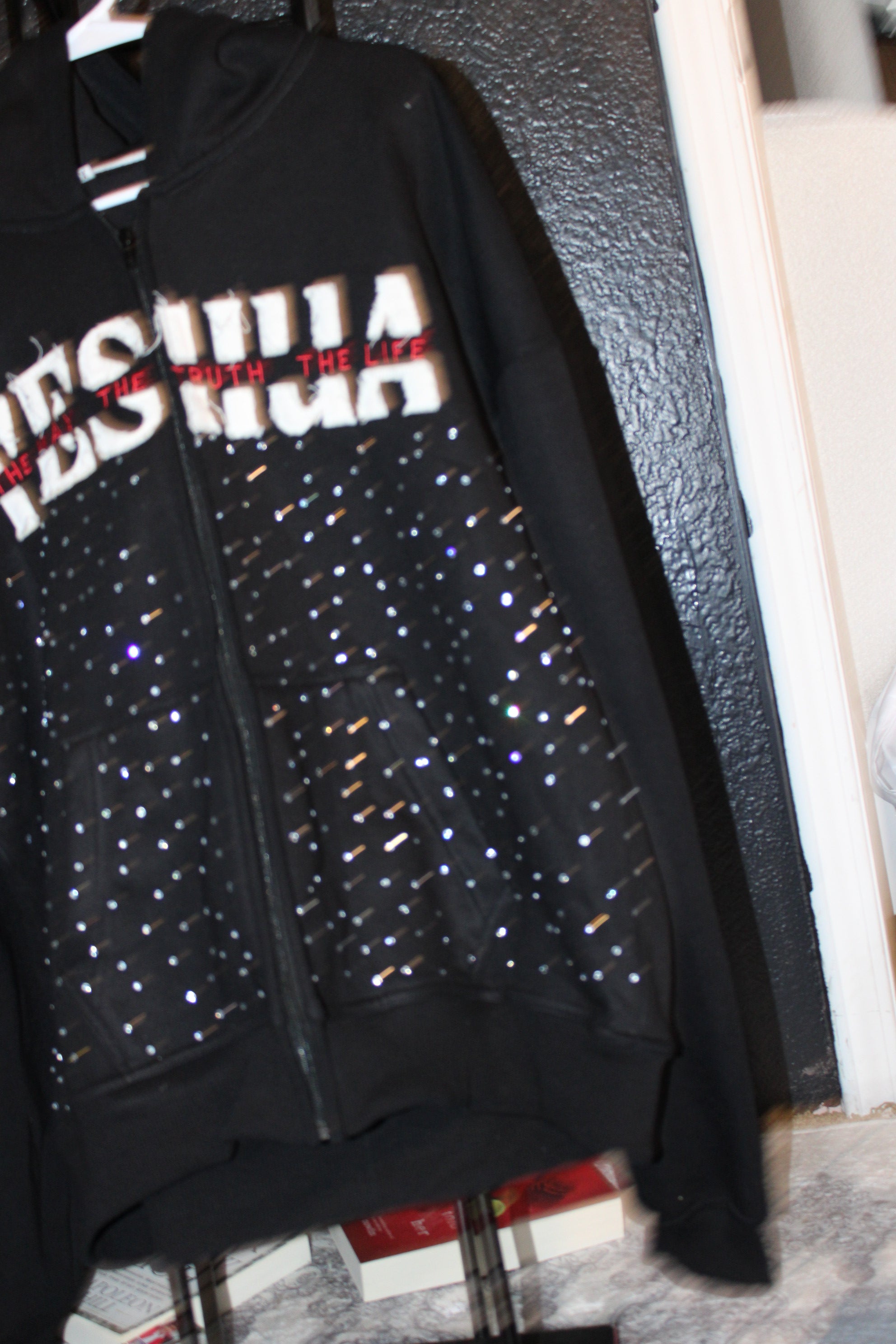 SINAE’S YESHUA MEN HOODIE